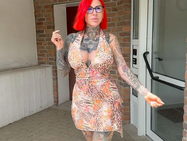 Perverse MILF von nebenan..FREIFICK für Tobias (18 )