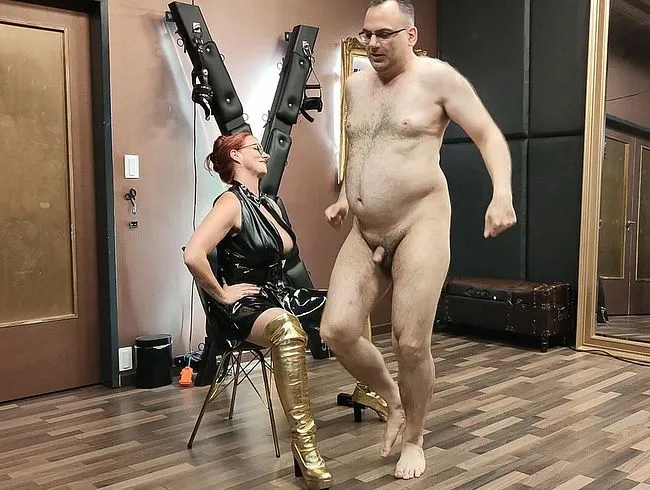 Erster Stripsklave....ist das sein Ernst?